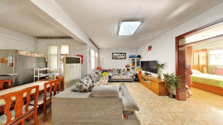 丹尼斯家属院二手房实景图