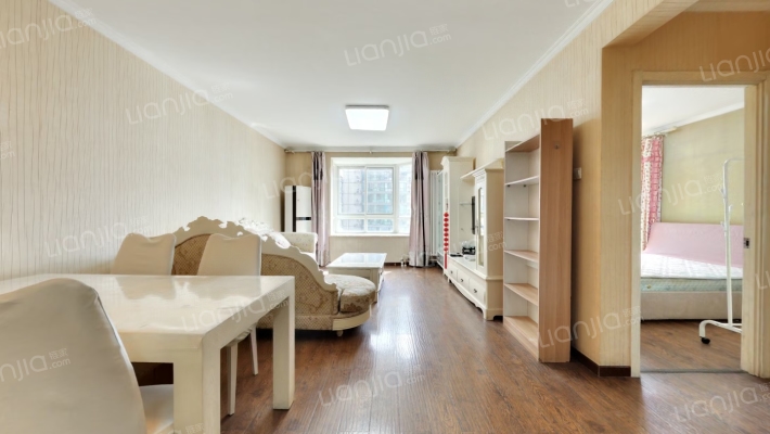 时尚街区东区二手房实景图