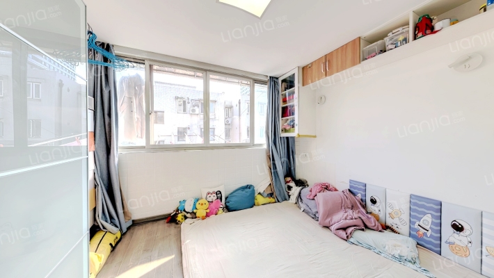 汽车公寓小区二手房实景图