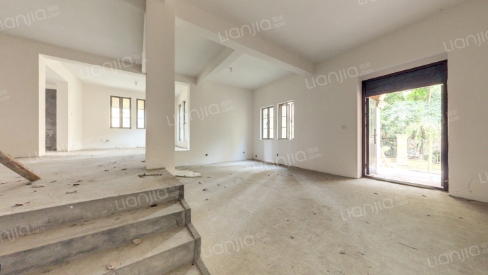 金色湖岸二手房实景图