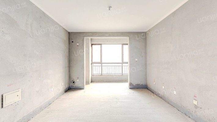 无贷款，房本在手有车位，通透三居-客厅