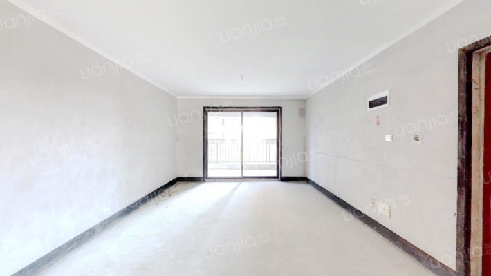 香桂府 南北三居室 中间层 位置好 满五年 单价低-客厅