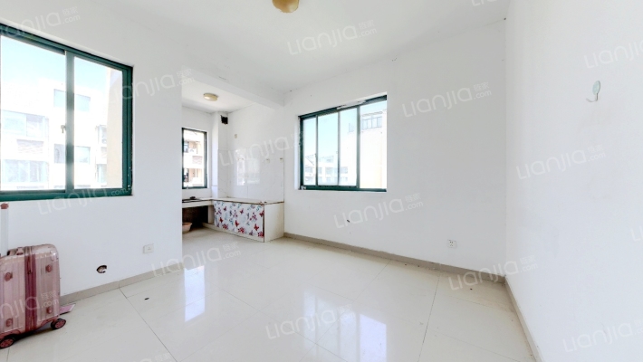 安滨嘉苑二手房实景图