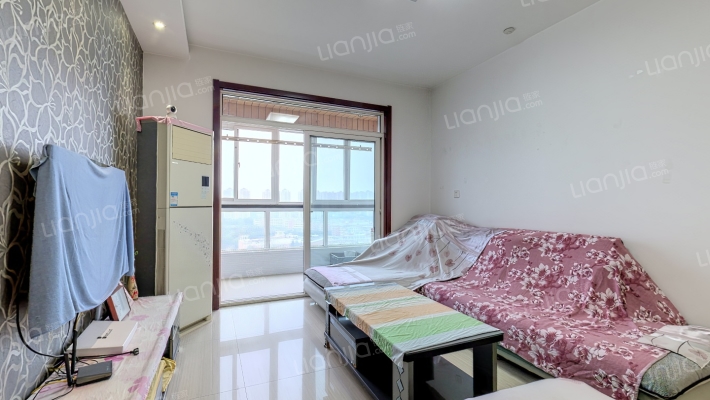 爱蓝堡二手房实景图