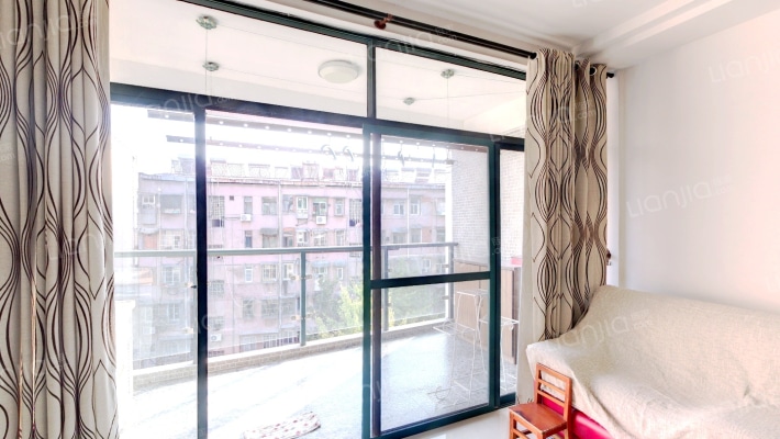 弘信花园南区二手房实景图