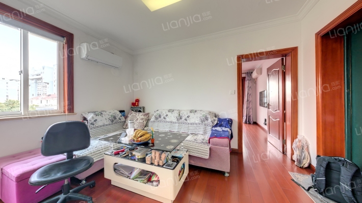 桃园新城中虹佳园东区二手房实景图