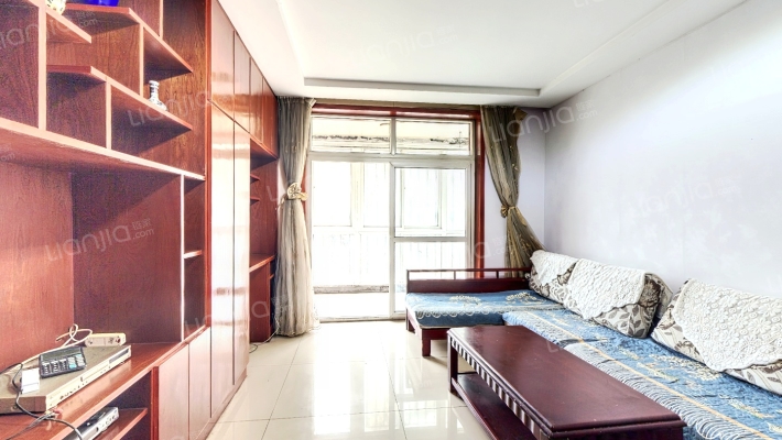 房本满二，南北通透格局，采光好，一楼带院，带地下室-客厅