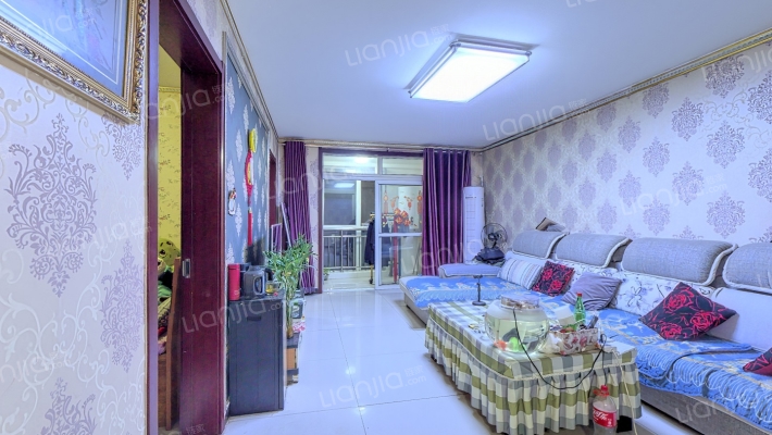 小区成熟，配套设施完善,房价低，自住装修标准-客厅