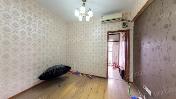 东衡爱地社区二手房实景图