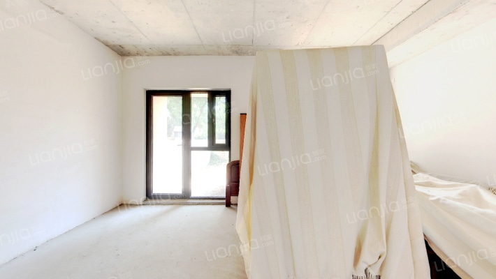 牛驼温泉孔雀城叠泉苑二手房实景图