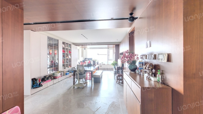 融创悦湖台二手房实景图