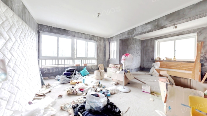 申基金色蓝庭二手房实景图