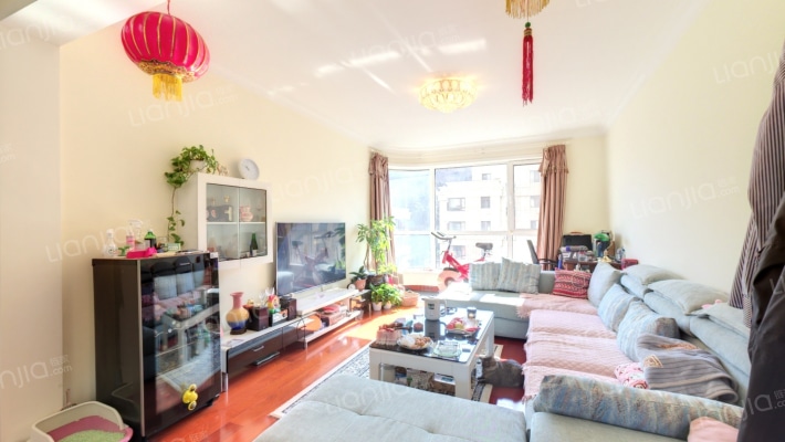 明秀山庄B区二手房实景图