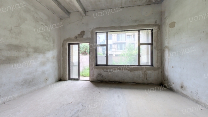 荣和公园墅二手房实景图