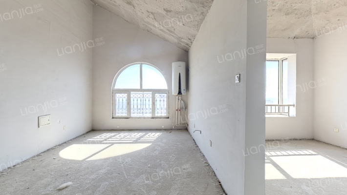 房本满二 毛坯房  人车分流 价格还可谈-客厅