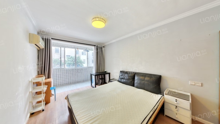 曹张新村第一社区本部二手房实景图