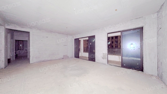 裕田奥莱小镇二手房实景图