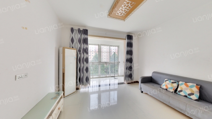 森林里二手房实景图