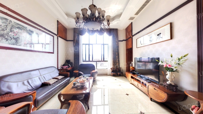 天鹅湾东区二手房实景图