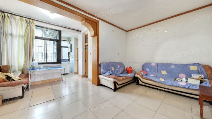 旌银房地产公司宿舍二手房实景图