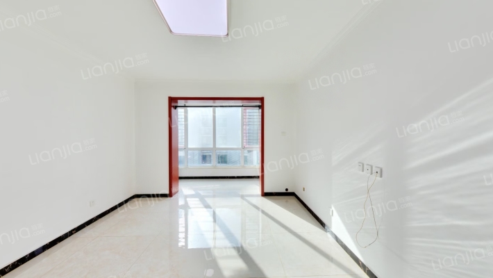 京艺天朗雅园二手房实景图