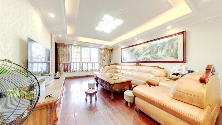 纬度18二手房实景图