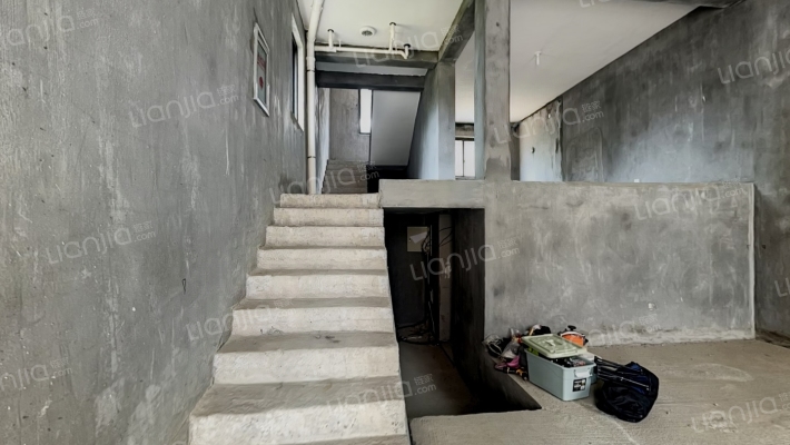 栖霞花苑七区二手房实景图