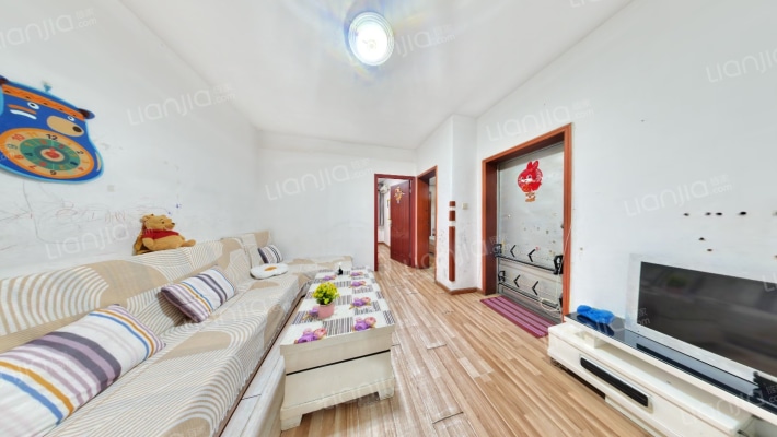 支矶石街24号二手房实景图