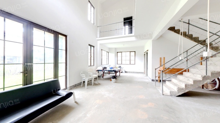 双拼湖滨别墅区二手房实景图