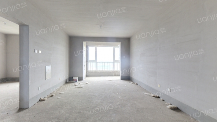 此房业主诚意卖，没抵押，能贷款，户型好-客厅