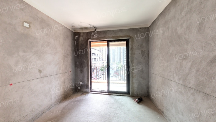 华美翡丽山四期二手房实景图