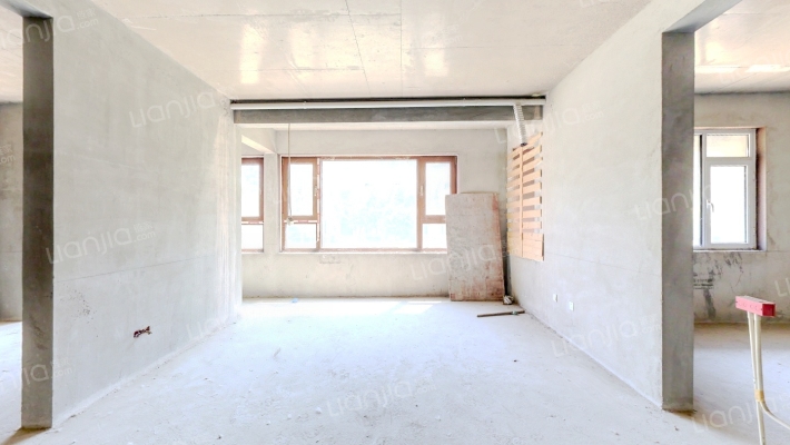 埃特银河翡翠二手房实景图