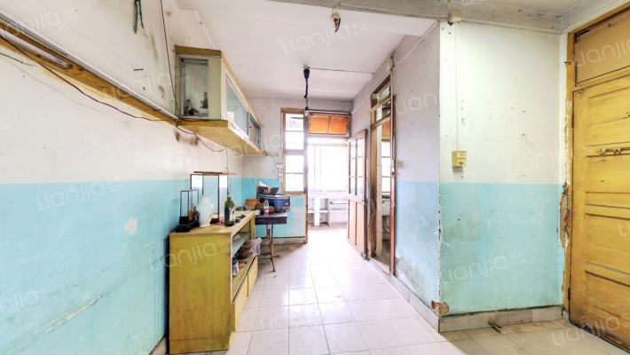 信托贸易公司宿舍二手房实景图