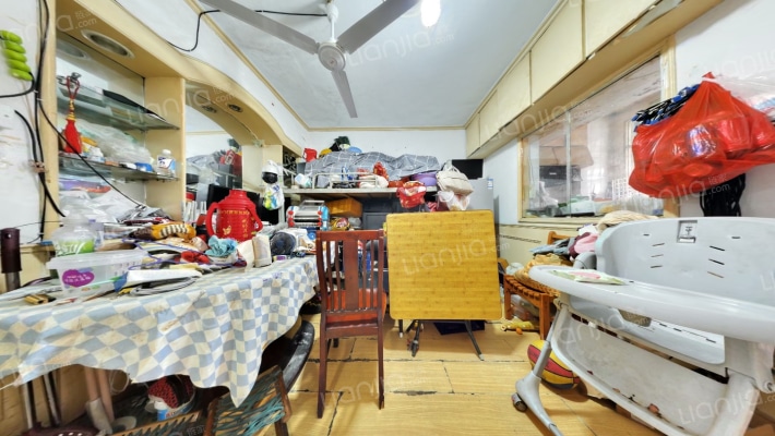 东苑路社区二手房实景图