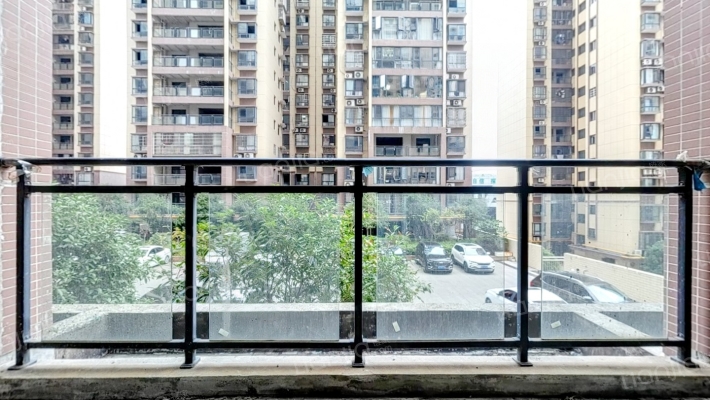 蓝天花园二手房实景图