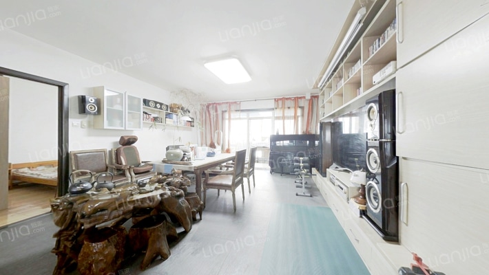 鸿源国际公馆二手房实景图