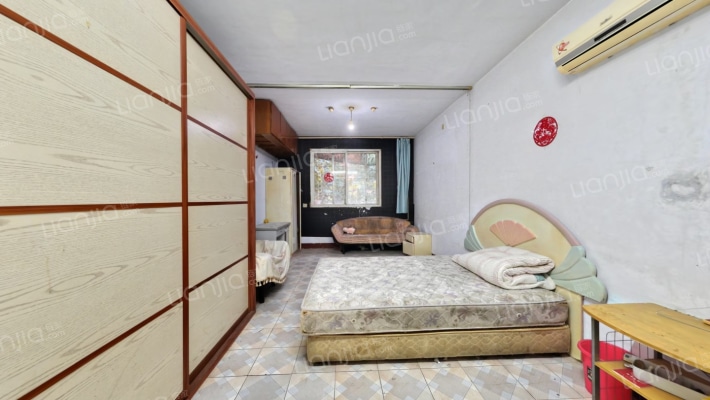 伏牛路61号二手房实景图