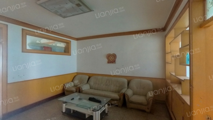 劳动路甲82号院二手房实景图