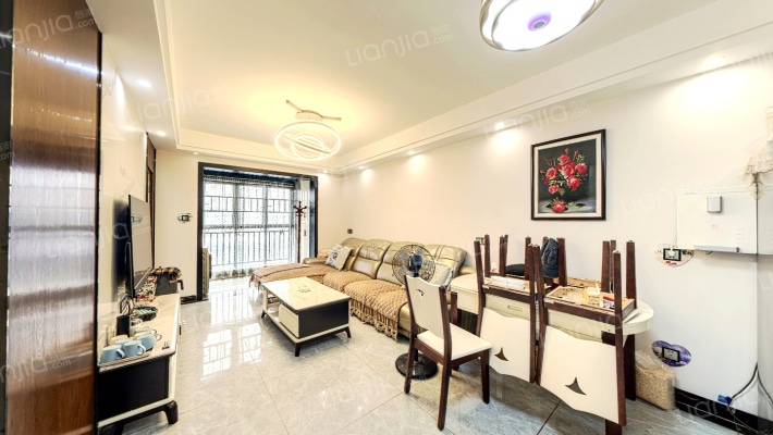 卓越蔚蓝城邦二手房实景图