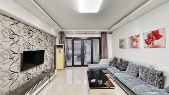 联发滨海琴墅二手房实景图