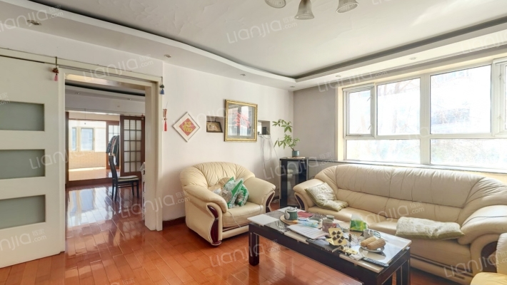 金凤家园东区二手房实景图