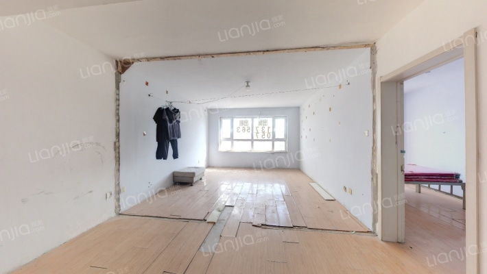 地铁名典海棠苑二手房实景图