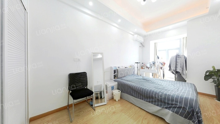 万达晶座二手房实景图