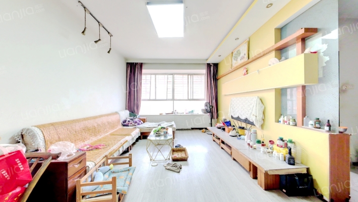 弘盛三元居二手房实景图