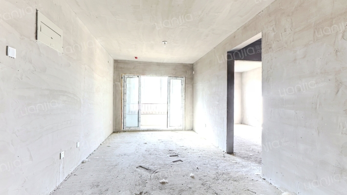 德信公园，两居电梯房，绿化绿35%以上，人车分流-客厅