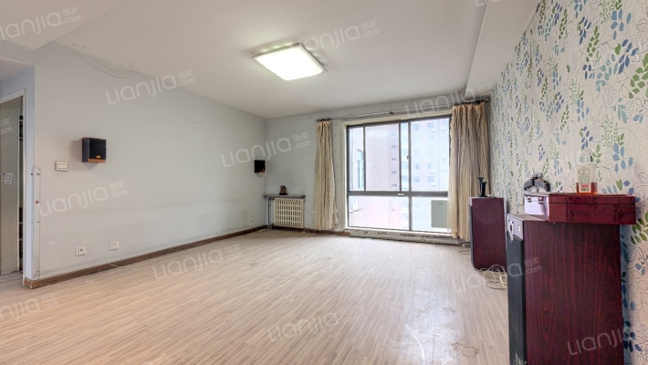 城市风景夏日景色一期二手房实景图