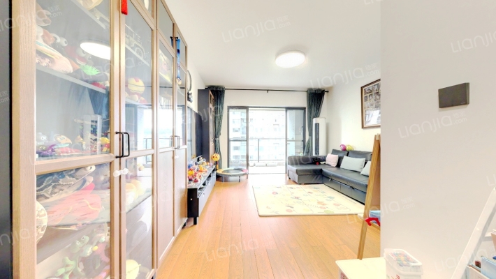 保利公园198玫瑰郡二手房实景图