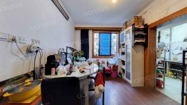 生化小区二手房实景图