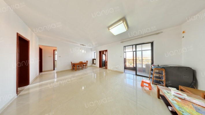 新世界康桥二手房实景图