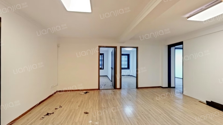 雅戈尔二手房实景图